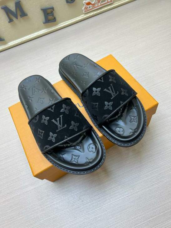 Picture of Louis Vuitton Slippers _SKULVsz38-46jyh0912750